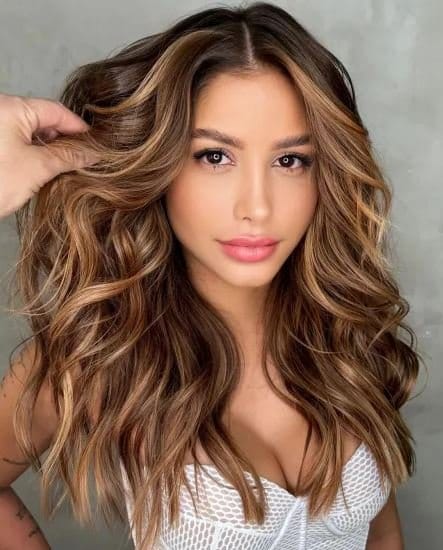 braune haare mit karamell highlights, dunkel braune haare mit karamell highlights, braune haare mit karamell highlights glatt,