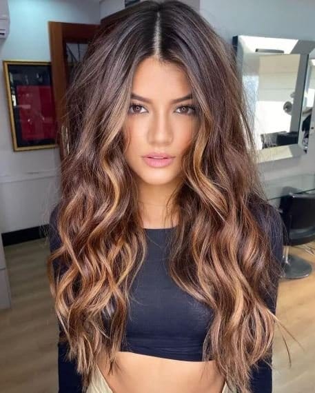 braune haare mit karamell highlights, dunkel braune haare mit karamell highlights, braune haare mit karamell highlights glatt,