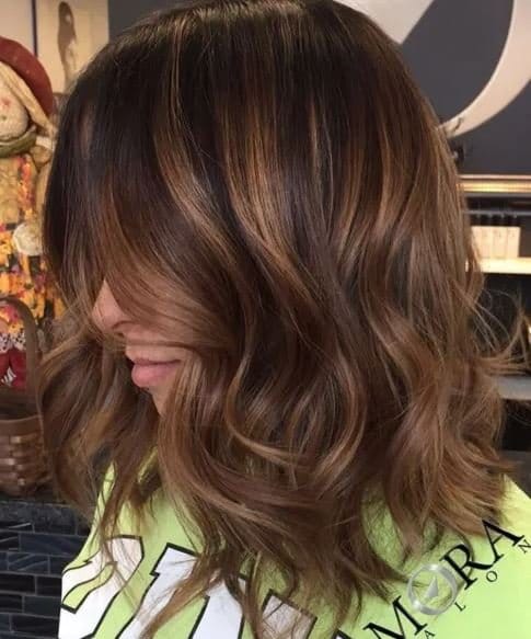 braune haare mit karamell highlights, dunkel braune haare mit karamell highlights, braune haare mit karamell highlights glatt,