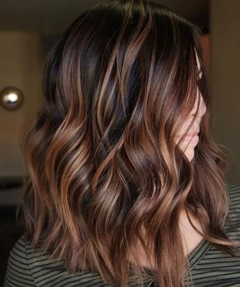 braune haare mit karamell highlights, dunkel braune haare mit karamell highlights, braune haare mit karamell highlights glatt,